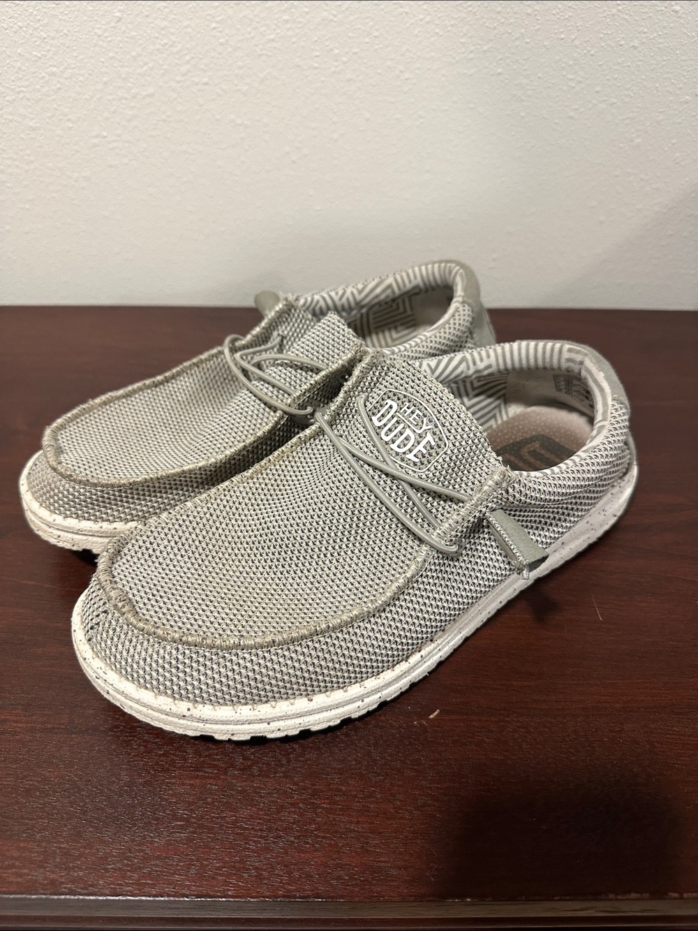 HEY DUDE Mens 9 Lightweight Grey Slip-On Shoes
